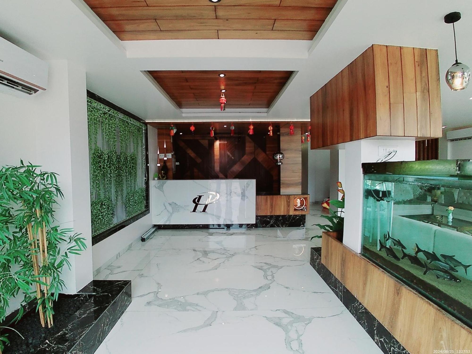Hotel Sai Pratik, Newly Built Up, Complimentary Shuttle To The Temple Shirdi Zewnętrze zdjęcie